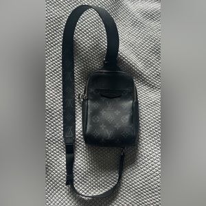 Louis Vuitton Messenger Bag